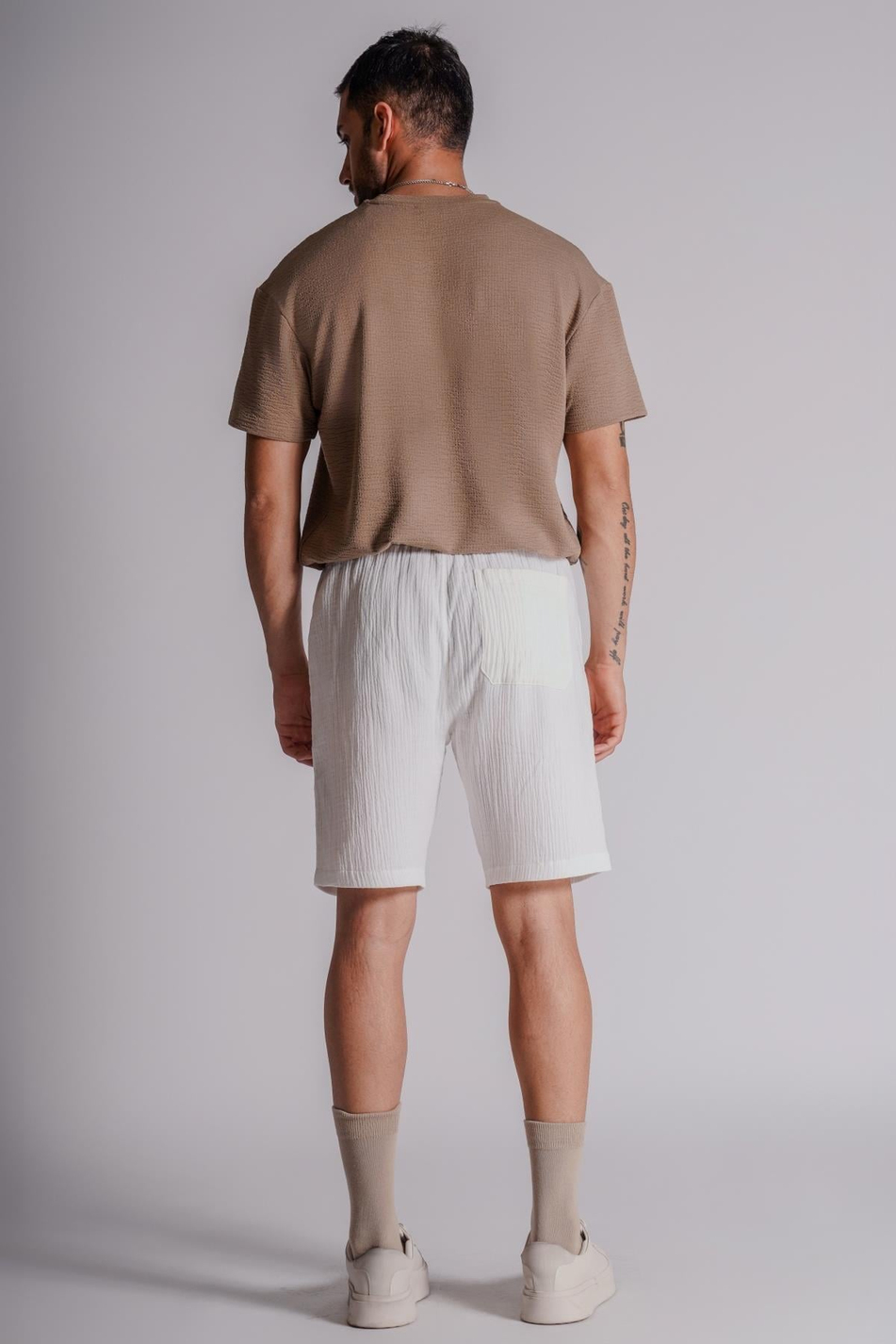 Erkek Yandan Cepli Beli Lastikli  Dokulu Kumaş Relaxed Fit Jogger Şort Ekru