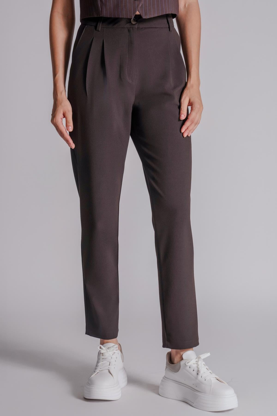 Women Side Pocket Back Pocket Elastic Waist Pleated Slim Fit Pants  Brown