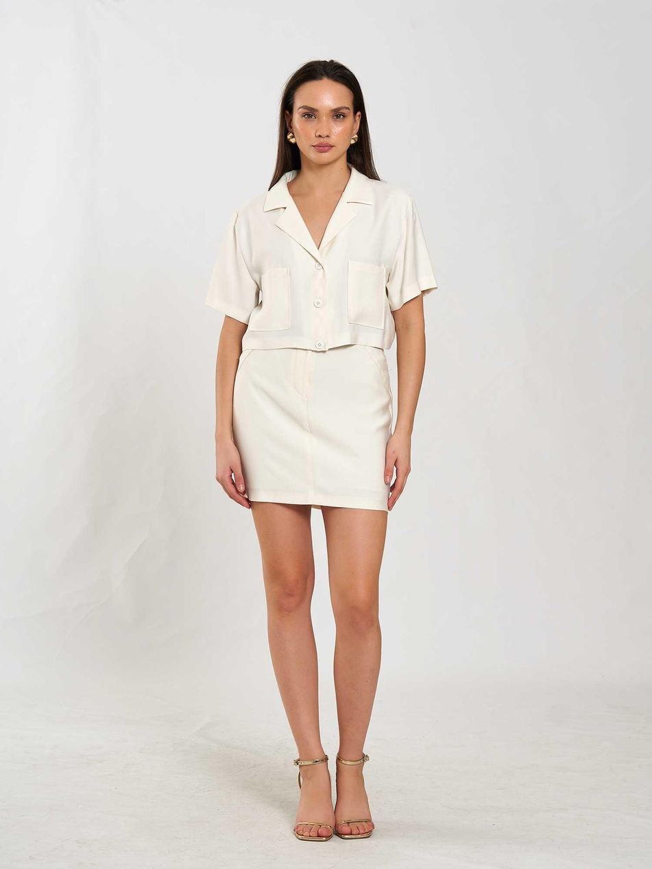 080801 Kısa Kollu Crop Cepli Gömlek KremCoral