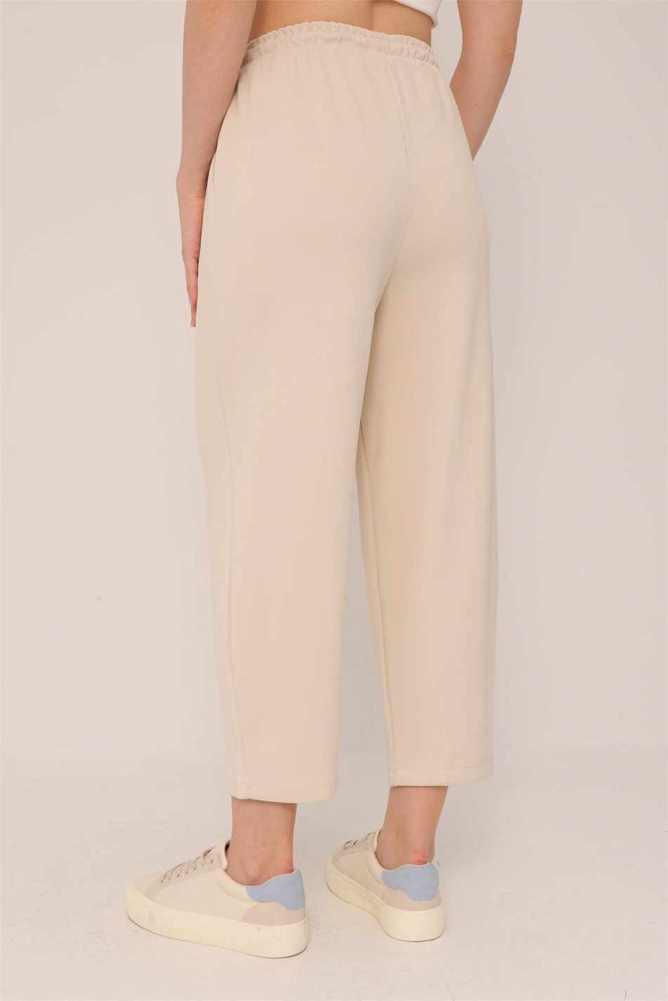 Beli Bağcıklı Çımalı Havuç Pantolon Bej-Coral