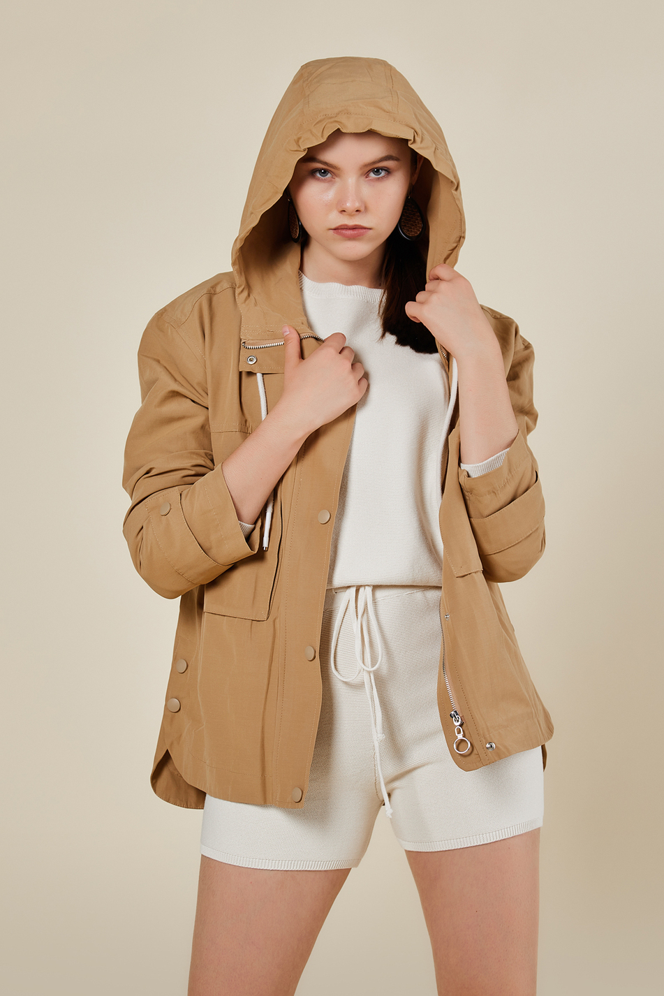 Coral 87030 Kapşonlu Kısa Trençkot Camel-Coral