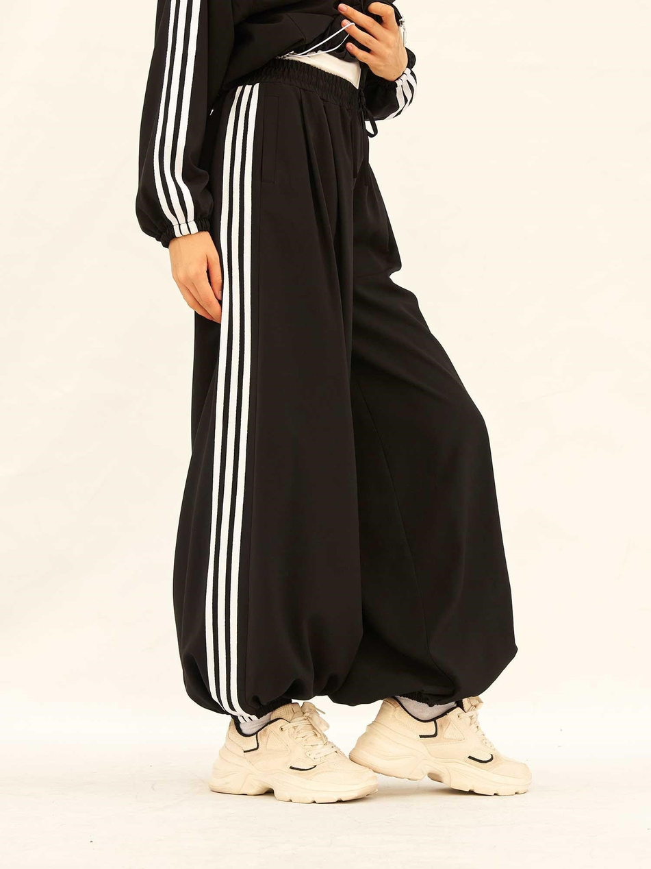 Kontrast Şeritli Fermuarlı Spor Takım 220703 SiyahCoral