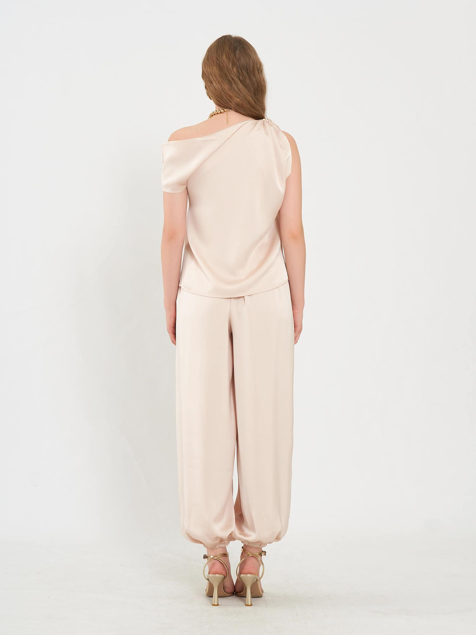 Omzu Tokalı Asimetrik Yakalı Bluz 071821 BejCoral