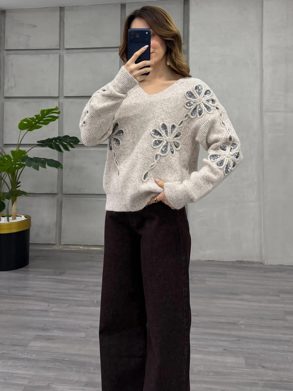 Pullu Çiçek İşlemeli V Yaka Kazak 7718 BejCoral