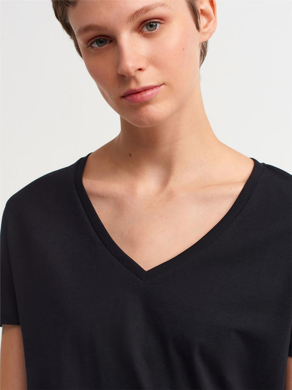 V Yaka Basic Tişört Siyah-Coral