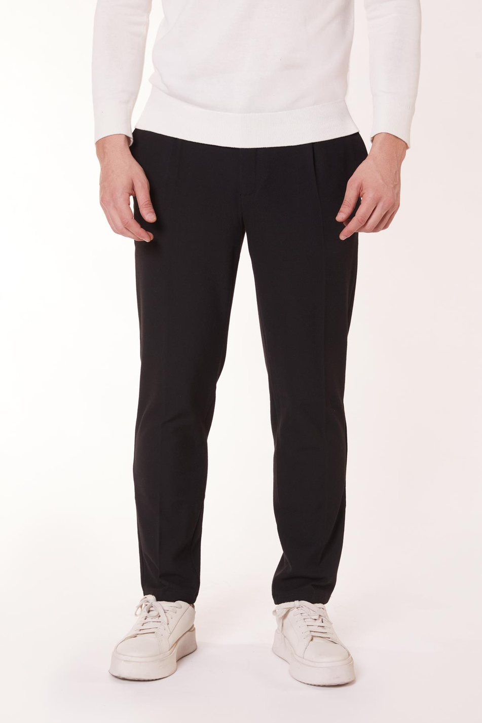 Erkek Beli Yarım Lastikli Pilili Gofre Slim Fit Pantolon Siyah