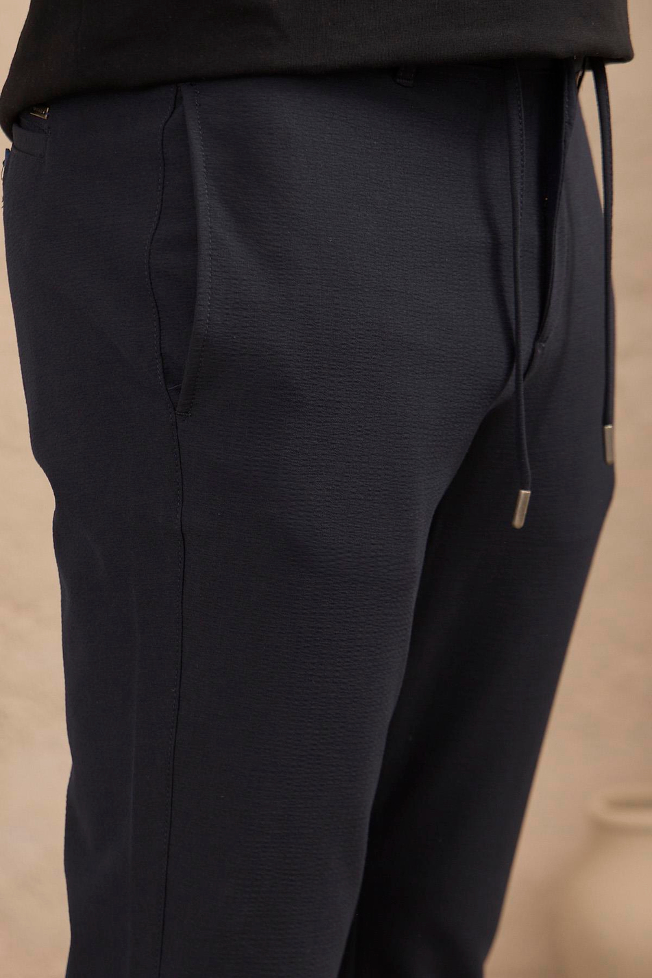 Erkek Slim Fit Beli Bağlamalı Dokulu Lacivert Pantolon