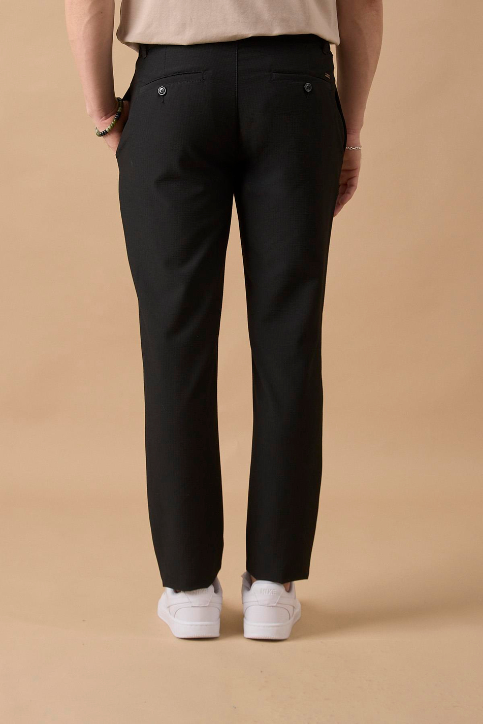 Erkek Slim Fit Beli Bağlamalı Dokulu Siyah Pantolon