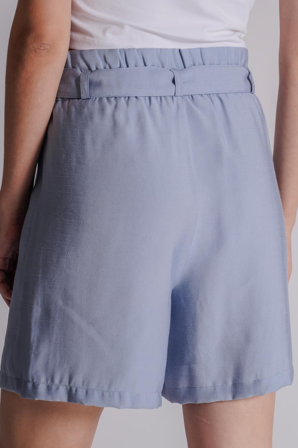 Kadın Pileli Beli Lastikli ve Kuşaklı Düğmeli Jogger Şort Mavi