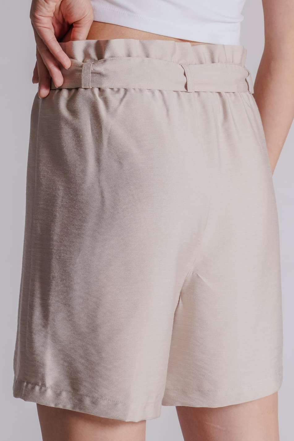 Kadın Pileli Beli Lastikli ve Kuşaklı Düğmeli Jogger Şort Taş