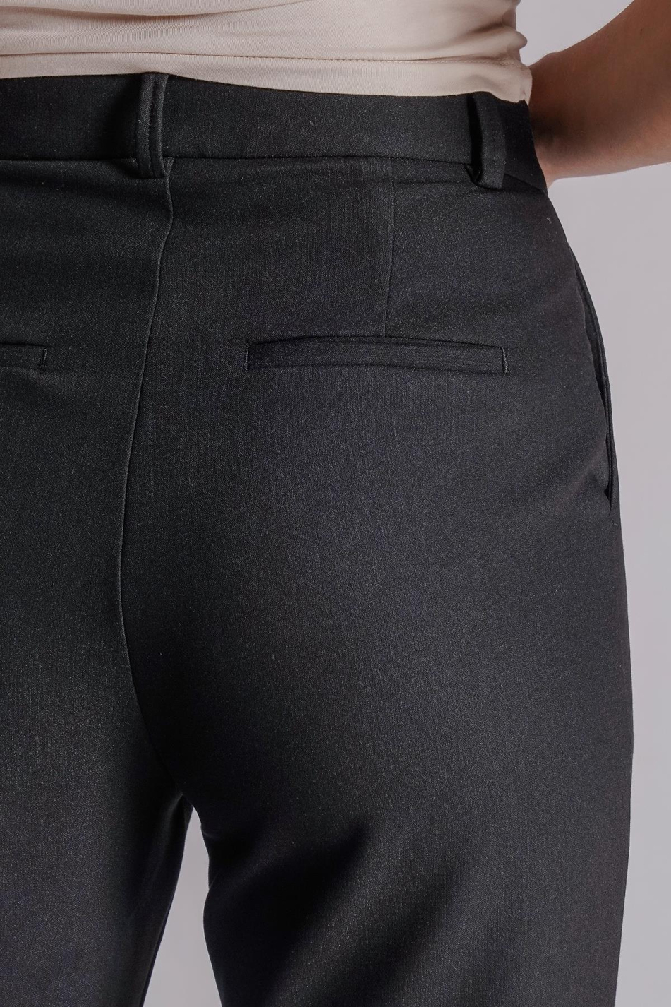 Kadın Yandan Cepli Arka Cep Fleto Beli Lastikli ve Pilili Slim Fit Pantolon Siyah