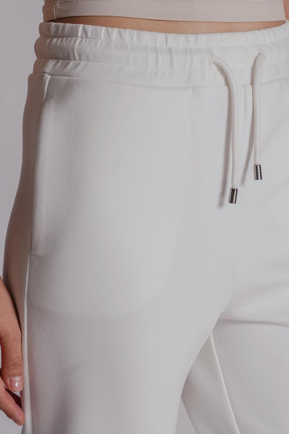 Kadın Yandan Cepli Beli Lastikli Duble Paça Kordonlu Slim Fit Jogger Pantolon Beyaz