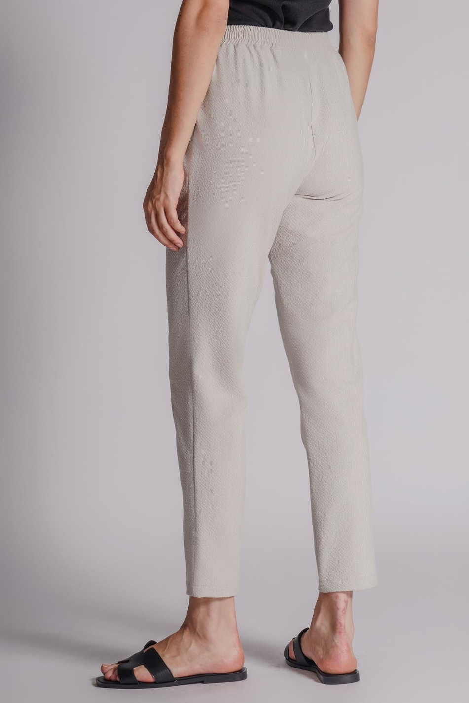 Kadın Yandan Cepli Beli Lastikli ve Pileli  Slim Fit Jogger Pantolon Bej