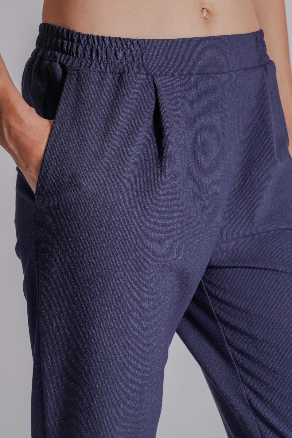 Kadın Yandan Cepli Beli Lastikli ve Pileli Slim Fit Jogger Pantolon Lacivert