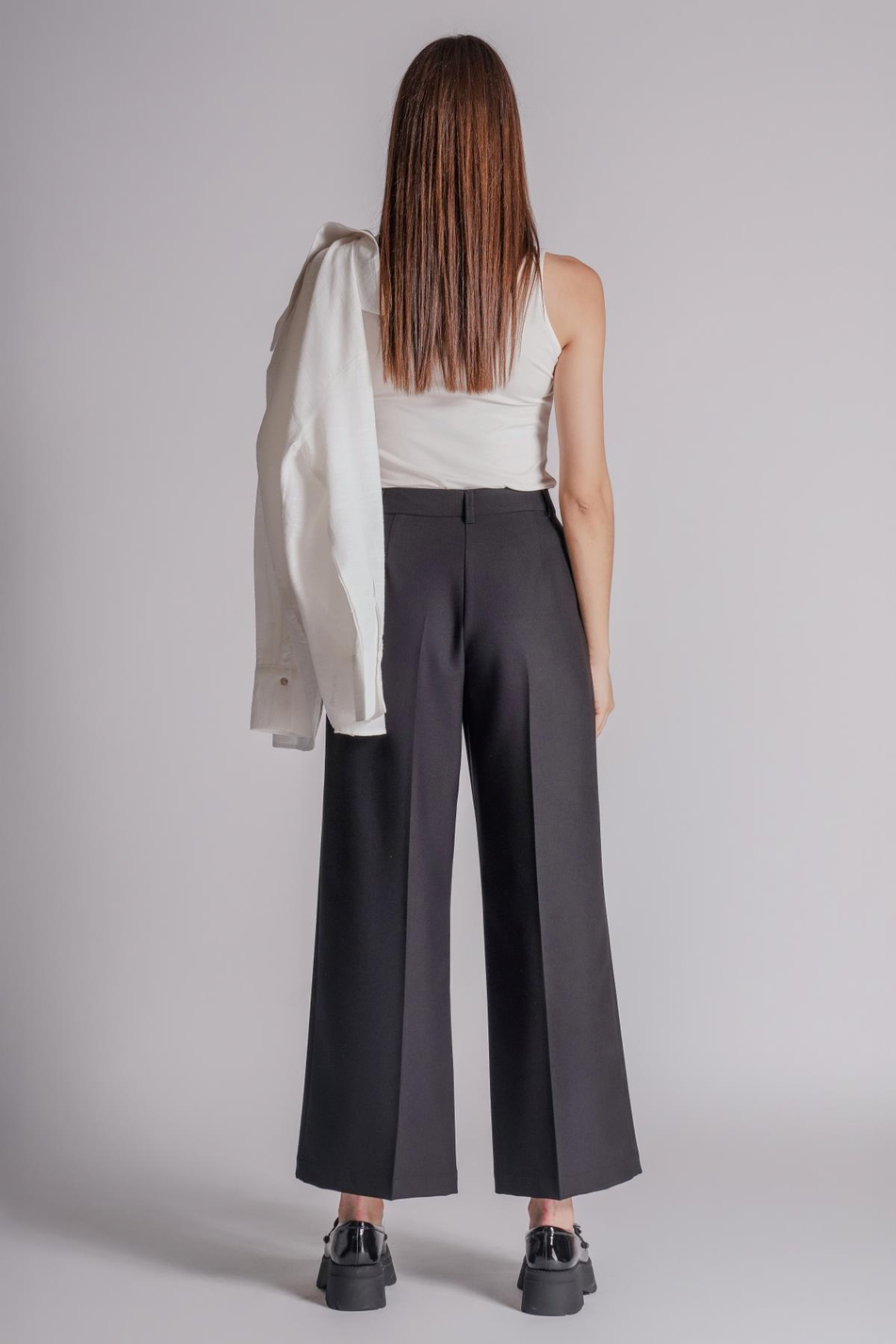 Kadın Yandan Cepli Fermuar ve Agraf Kapamalı Relaxed Fit Pantolon Siyah