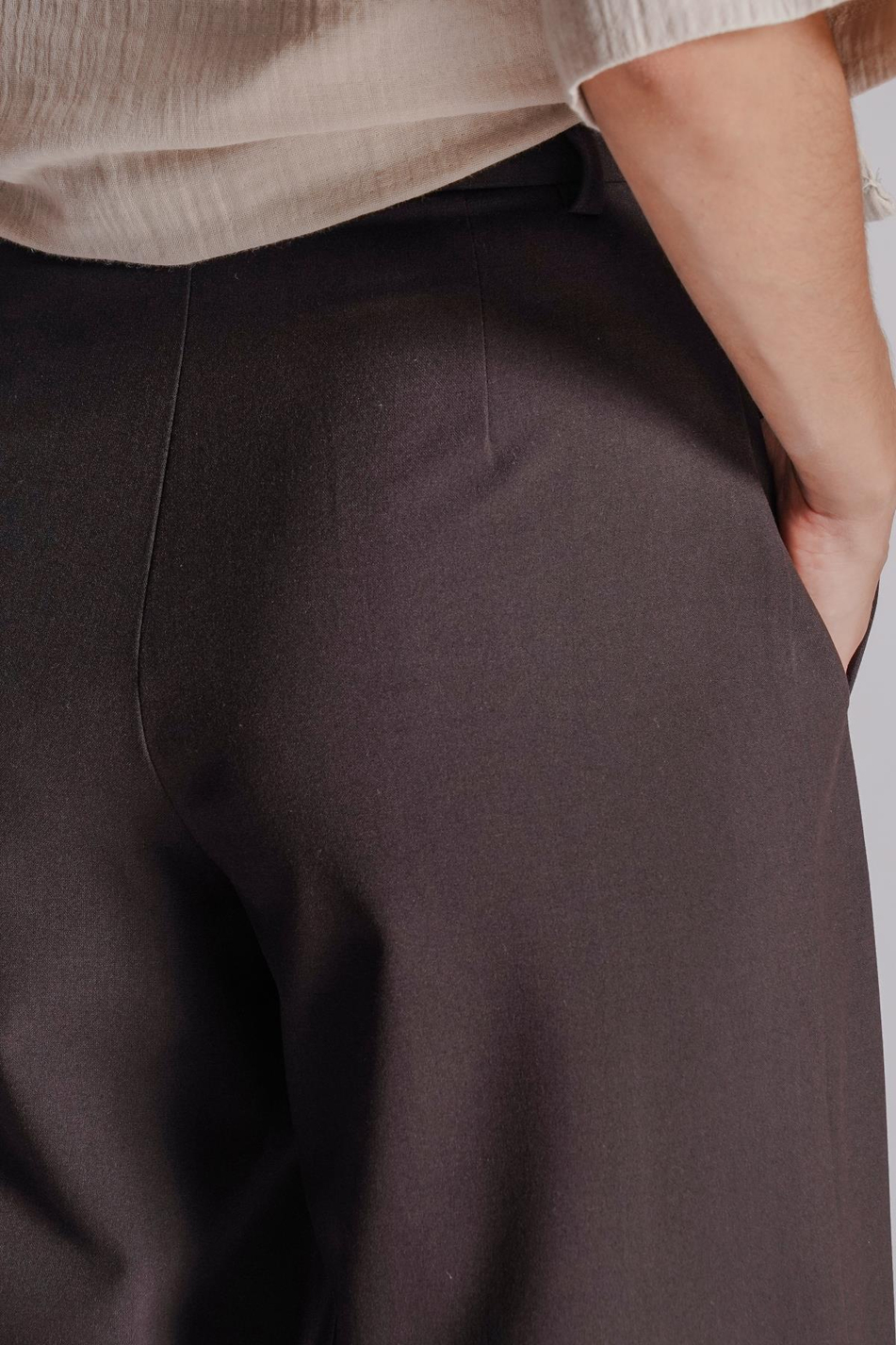 Kadın Yandan Cepli Fermuar ve Ağraf Kapamalı Relaxed Fit Pantolon Kahverengi