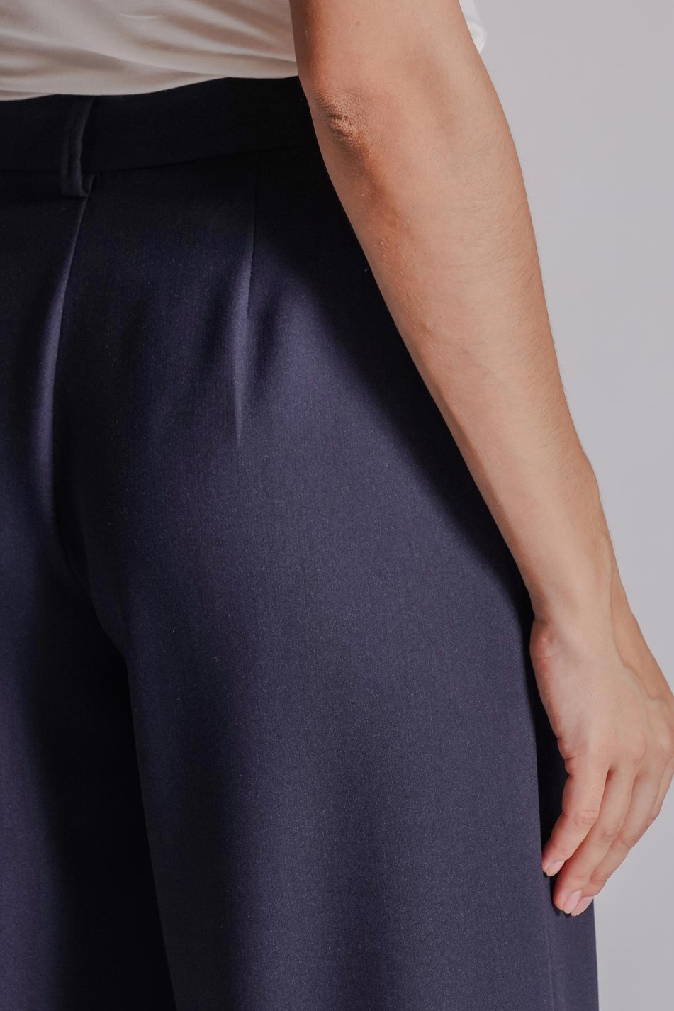 Kadın Yandan Cepli Fermuar ve Agraf Kapamalı Relaxed Fit Pantolon Lacivert