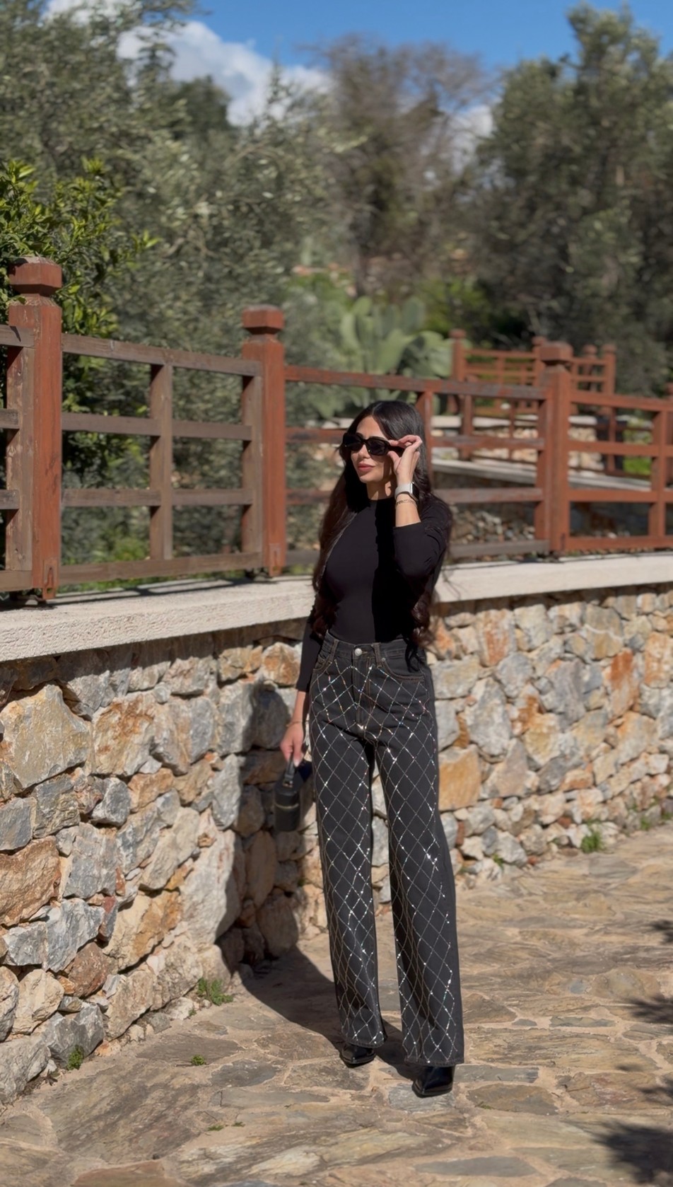 Aleysia Siyah Çapraz Taşlı Lightblue Yıkama Jean