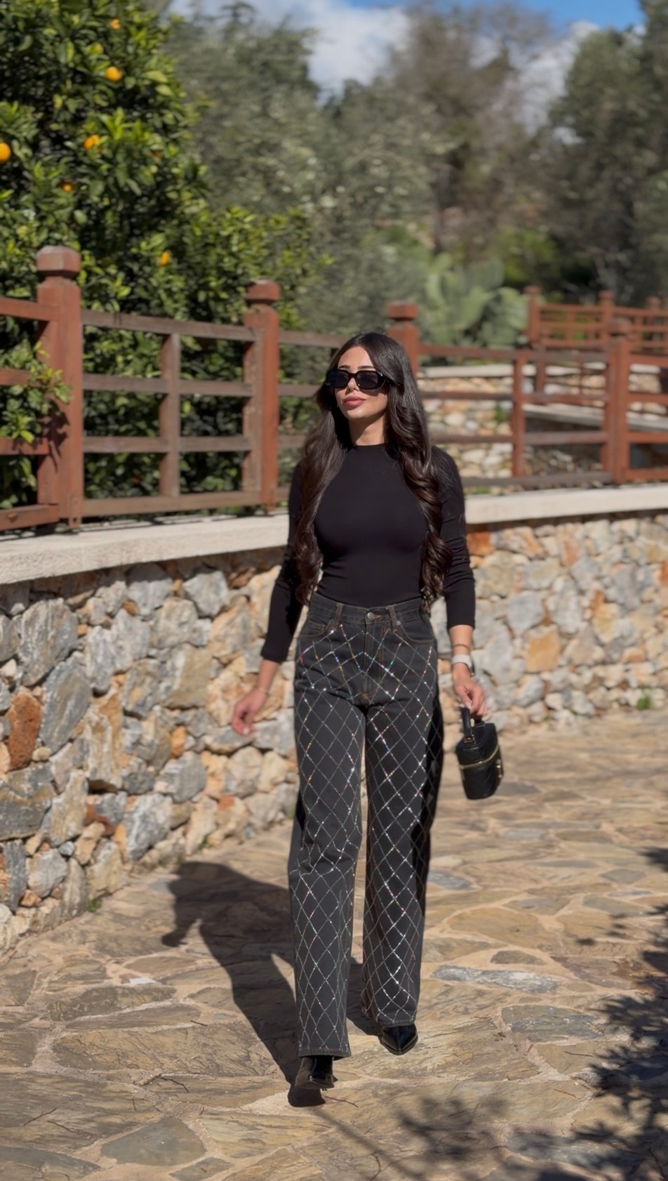 Aleysia Siyah Çapraz Taşlı Lightblue Yıkama Jean
