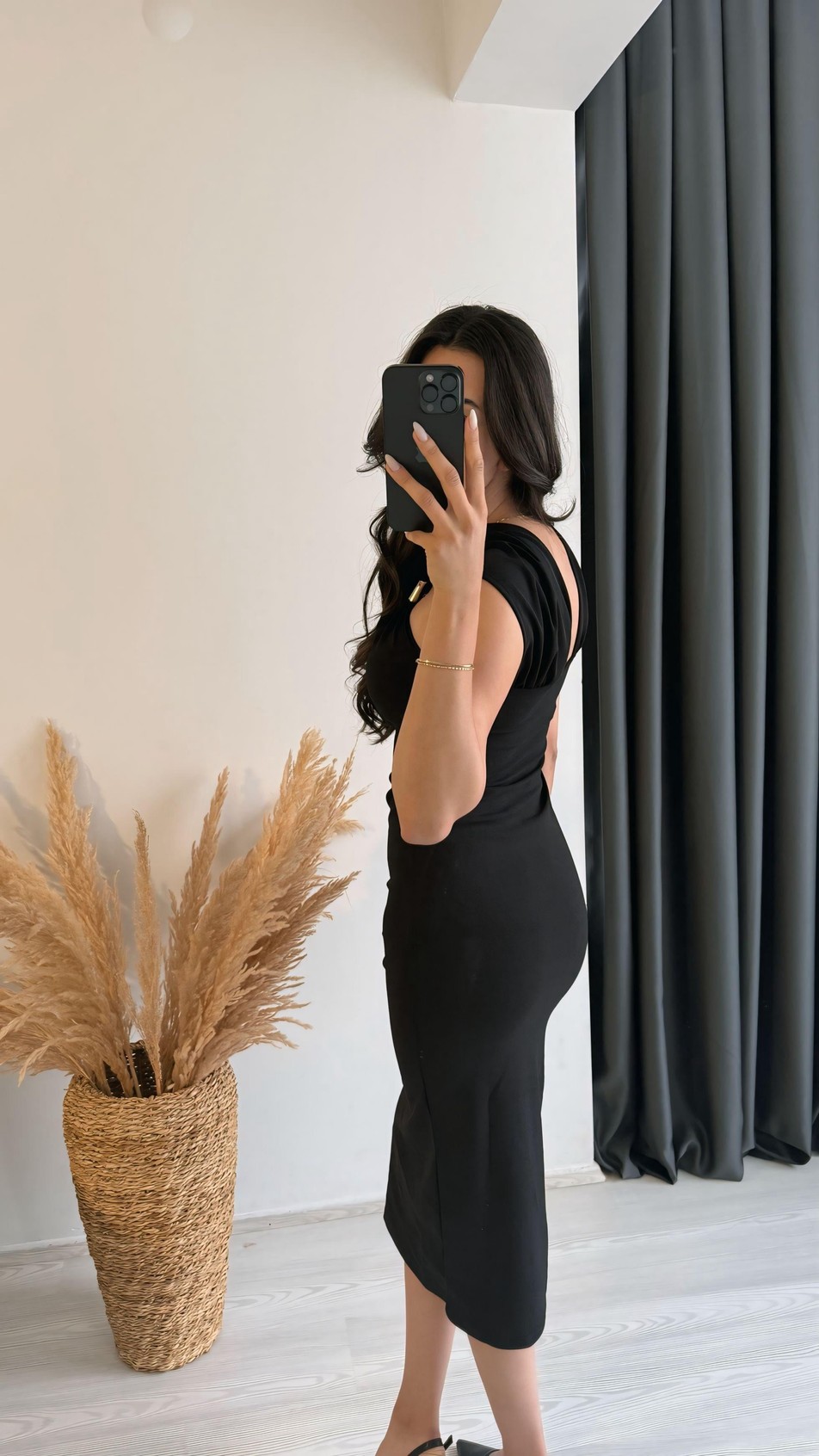 Beyonce Siyah Göğüs Aksesuar Detaylı Maxi Boy Elbise