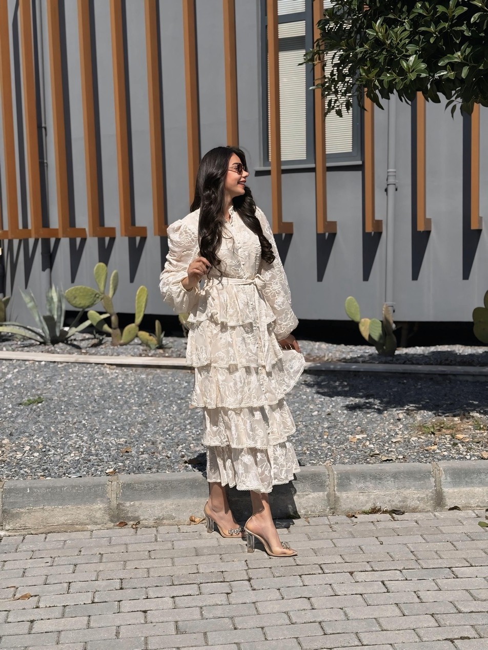 Flore Bej Volanlı Tasarım Elbise