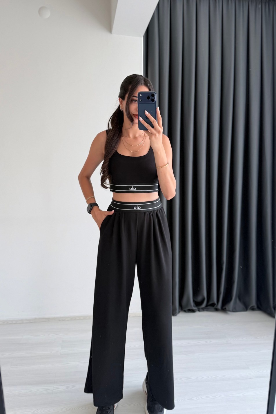 Lola Yazı Detaylı Spor Takım Siyah