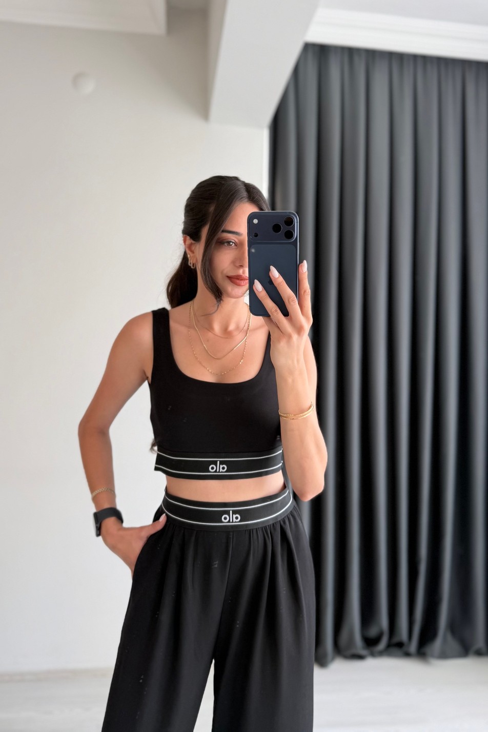 Lola Yazı Detaylı Spor Takım Siyah