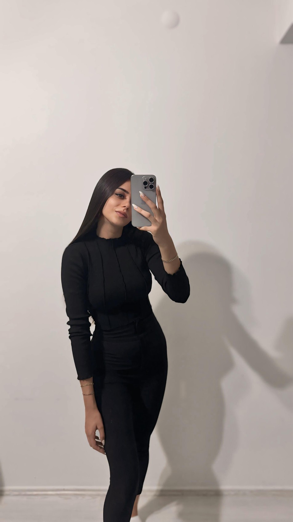 Mago Önü Dikişli Siyah Bluz