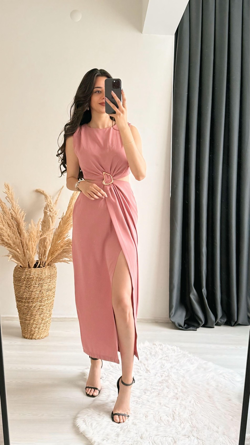 Mila Bel Dekolteli Gold Aksesuarlı Elbise Pembe
