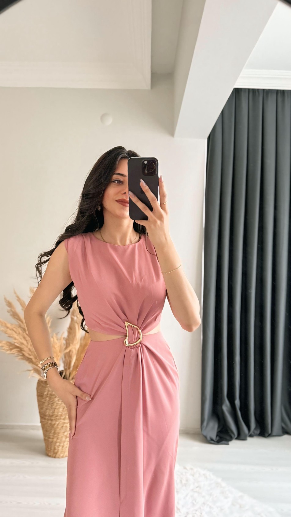 Mila Bel Dekolteli Gold Aksesuarlı Elbise Pembe