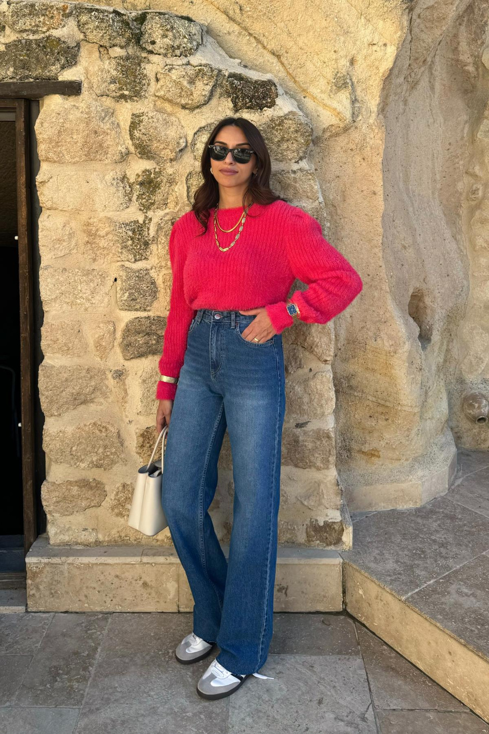 Yuna Lacivert Paçası Kesik Straight Jean