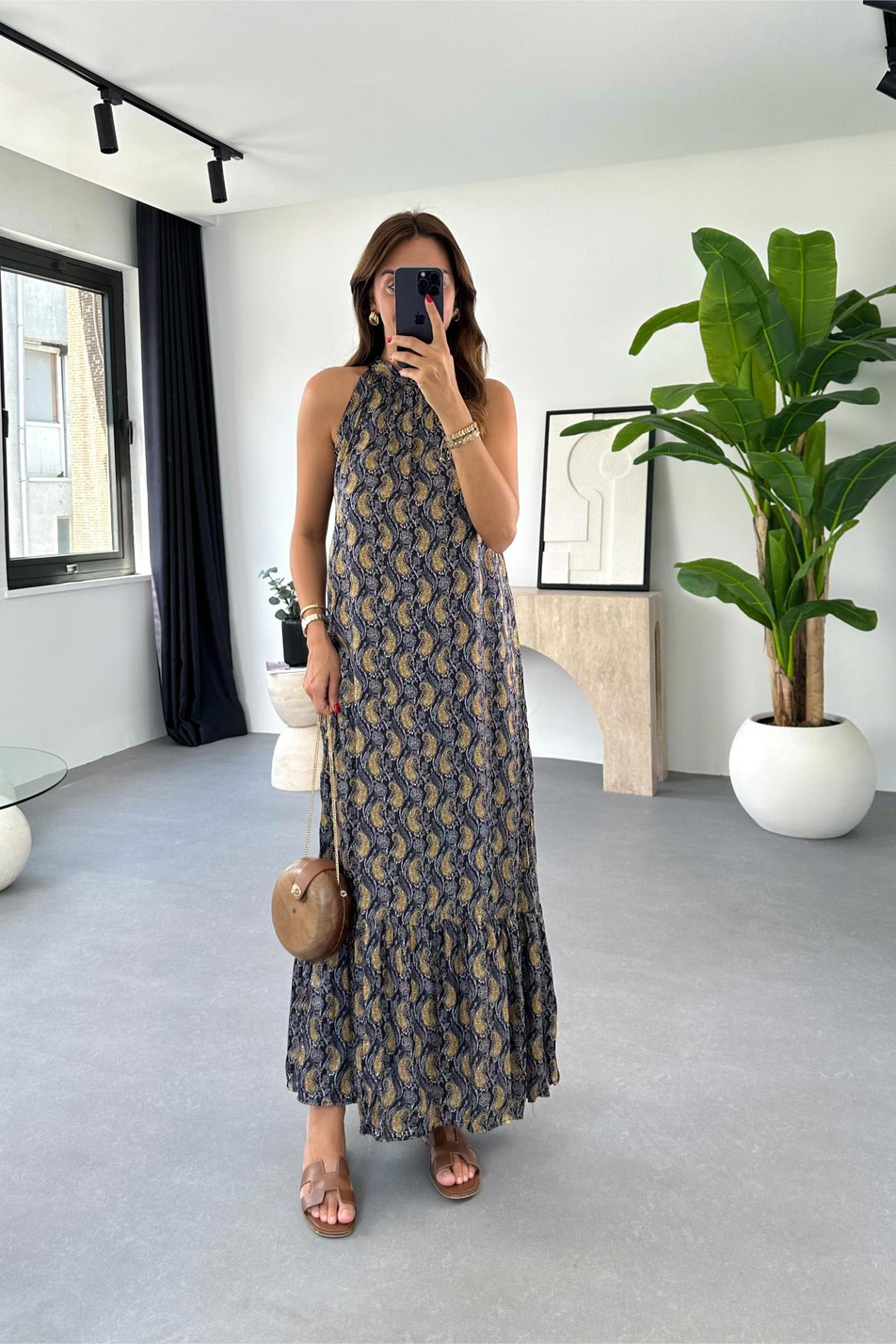 Selery Siyah Camel Desenli Halter Yaka Elbise