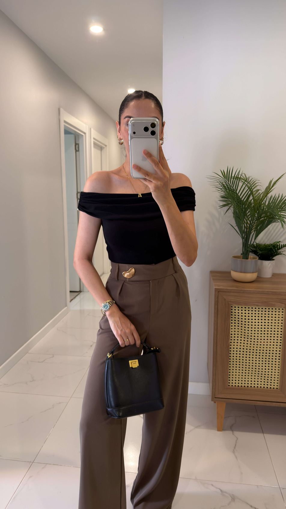 Dlvin Vilas Siyah Bardot Yaka Metal Detaylı Bluz