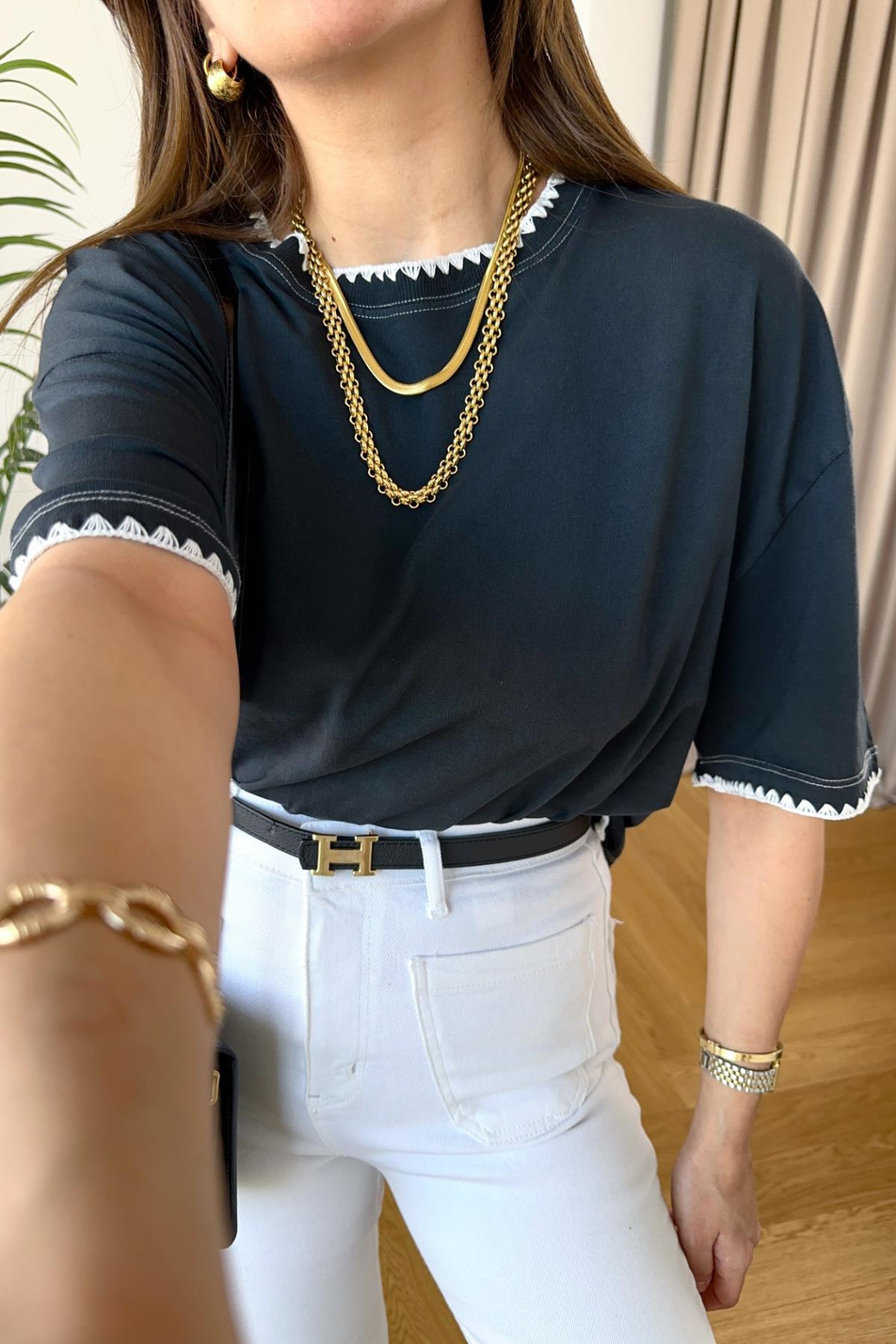 Lasel Yaka Kol Detaylı Kısa Kol Tişört