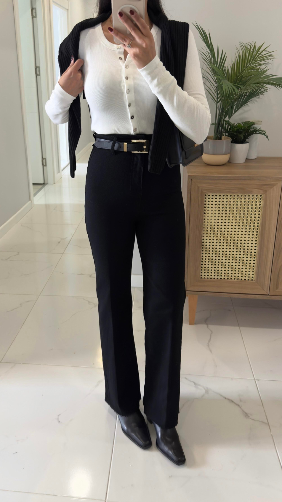 Gita Siyah Kemerli Kesik Paça Straight Jean