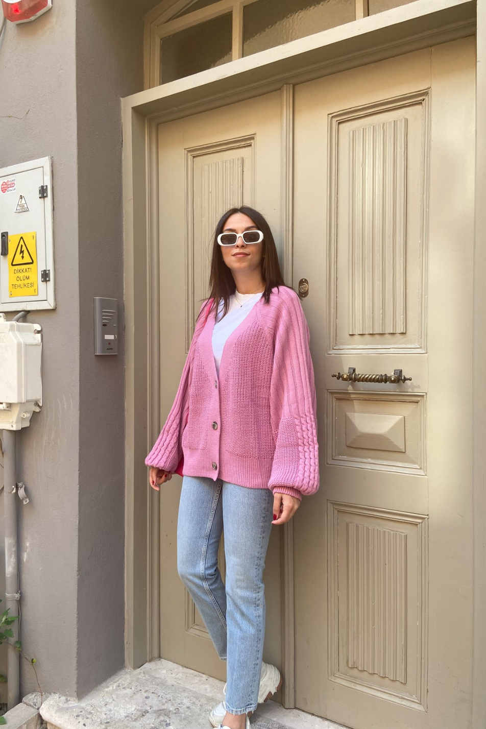 Pembe Düğmeli Hırka