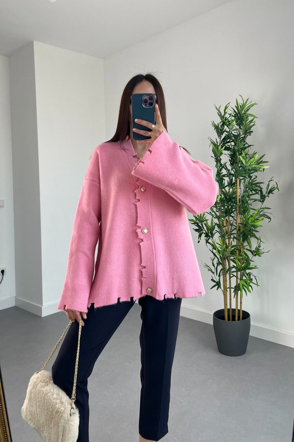 Pembe Yırtık Detaylı Tasarım Hırka