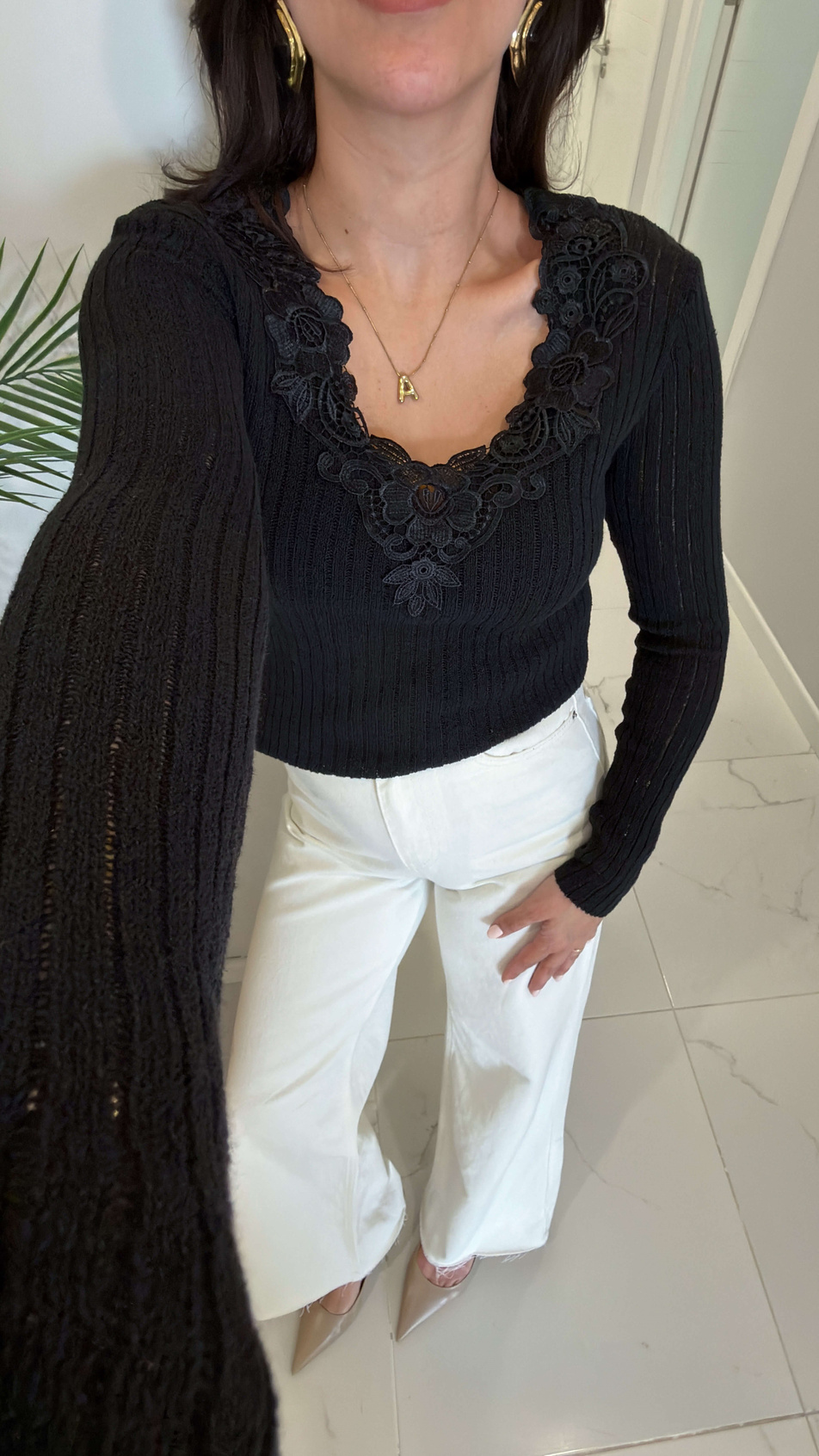 İsilla Siyah Yakası Dantelli Triko