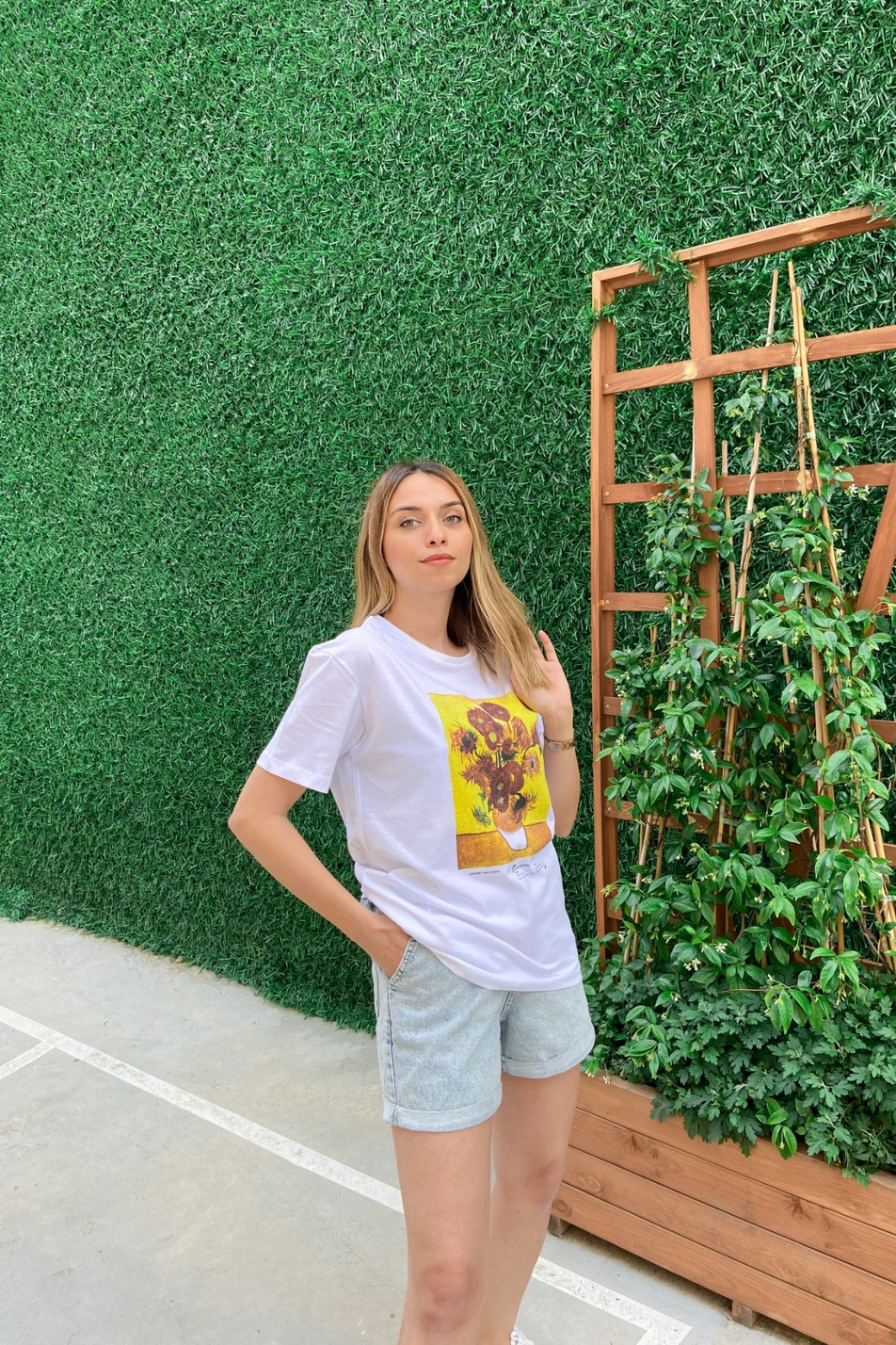 Beyaz Flower Tişört