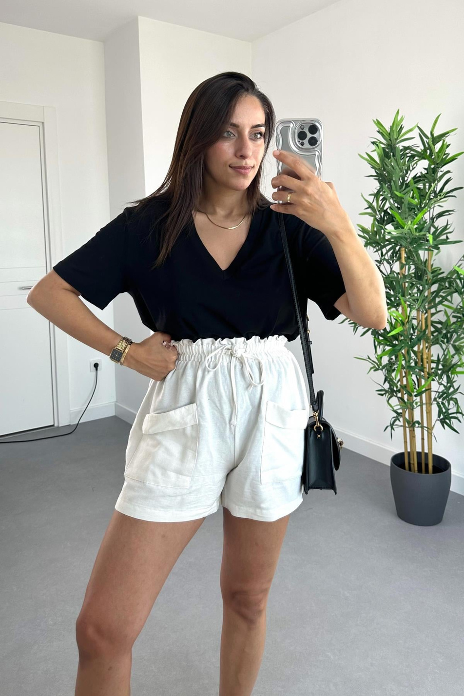 MD Siyah V Yaka Basic Tişört