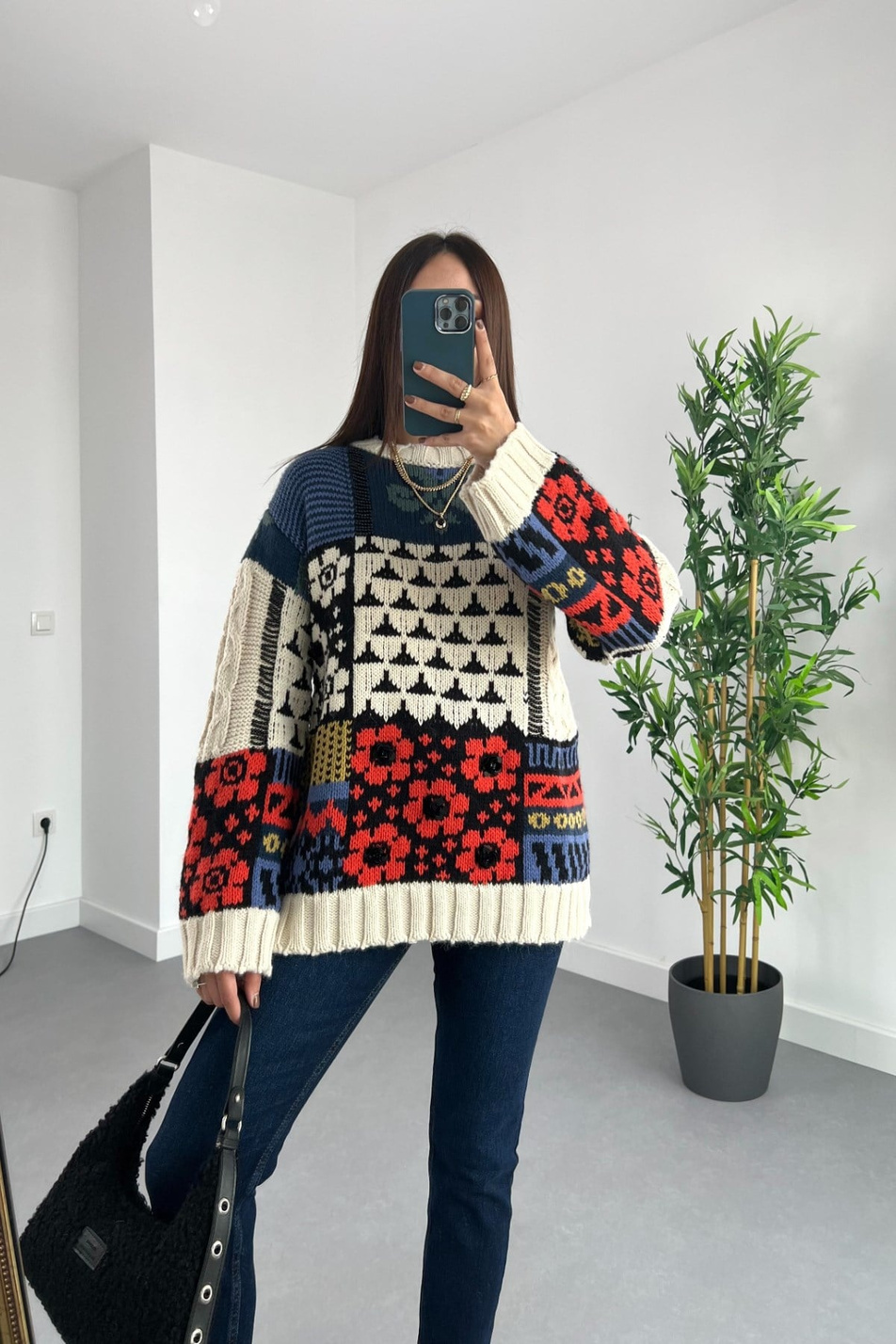 Çok Renkli Boncuk Detaylı Örme Triko