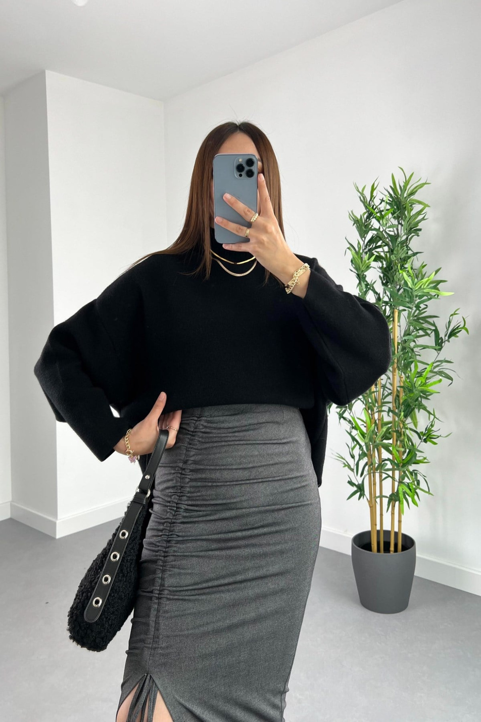 Moxi Siyah Çelik Dik Yaka Triko