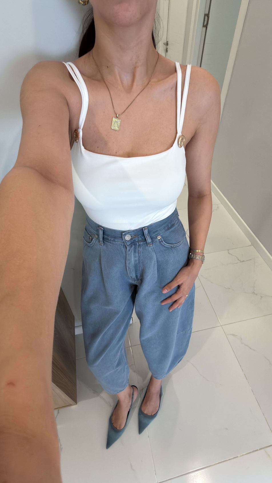 Urta Ekru Toka Detaylı Bodysuit