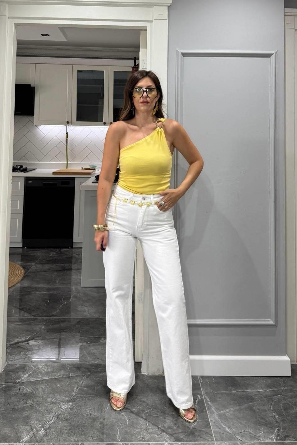 BluzLiora Aksesuarlı Tek Omuz Bluz Sarı