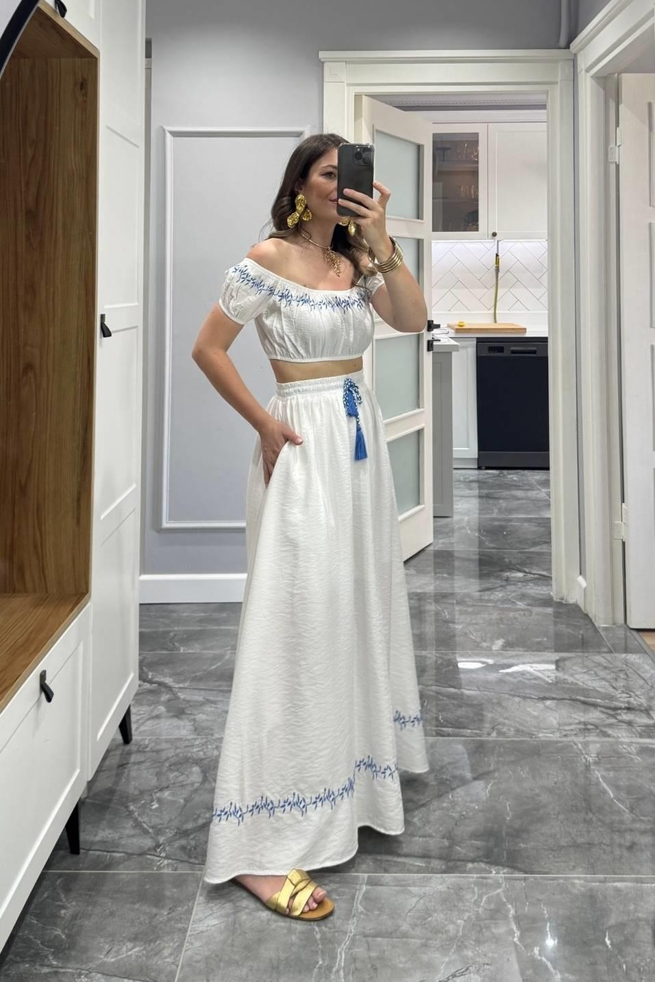 BluzNakış Detaylı Balon Kol Crop Bluz Ekru