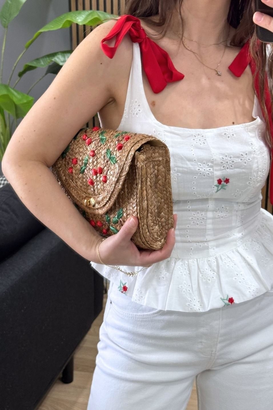 BluzNakış İşlemeli Premium Bluz Beyaz-Kırmızı