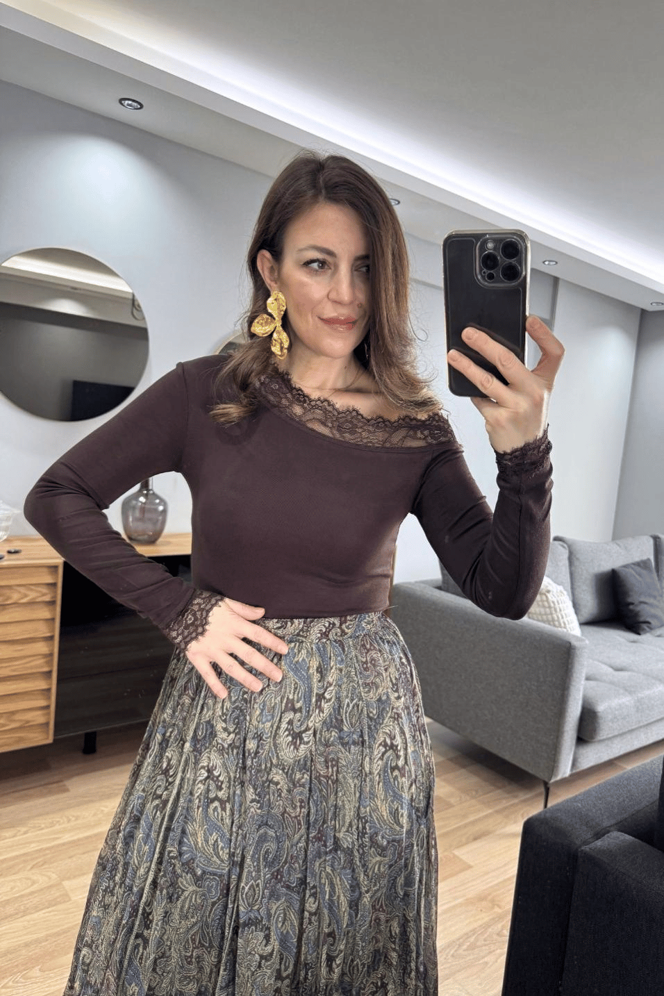 BluzTek Omuz Açık Dantelli Bluz Kahverengi