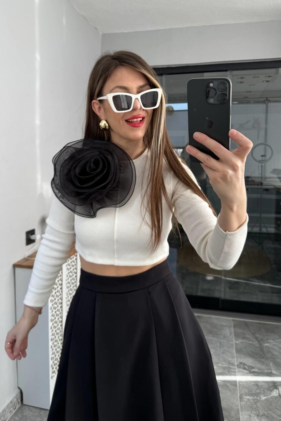 CropGül Aksesuarlı Crop Top Siyah