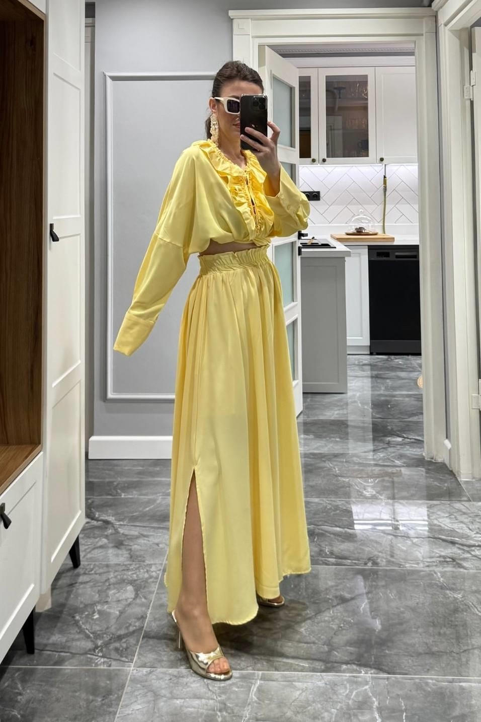 EtekMarka Model Yırtmaçlı Pileli Etek Sarı