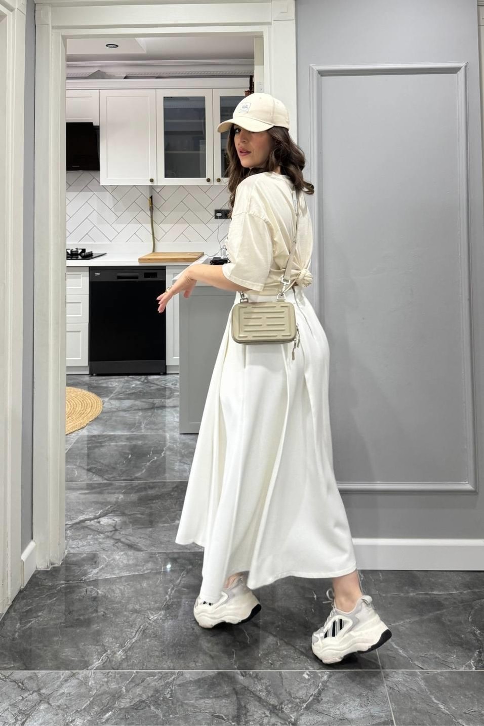 EtekPile Detaylı Kloş Etek Beyaz